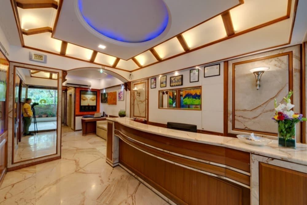 Regal Enclave Hotel Mumbai Exterior foto