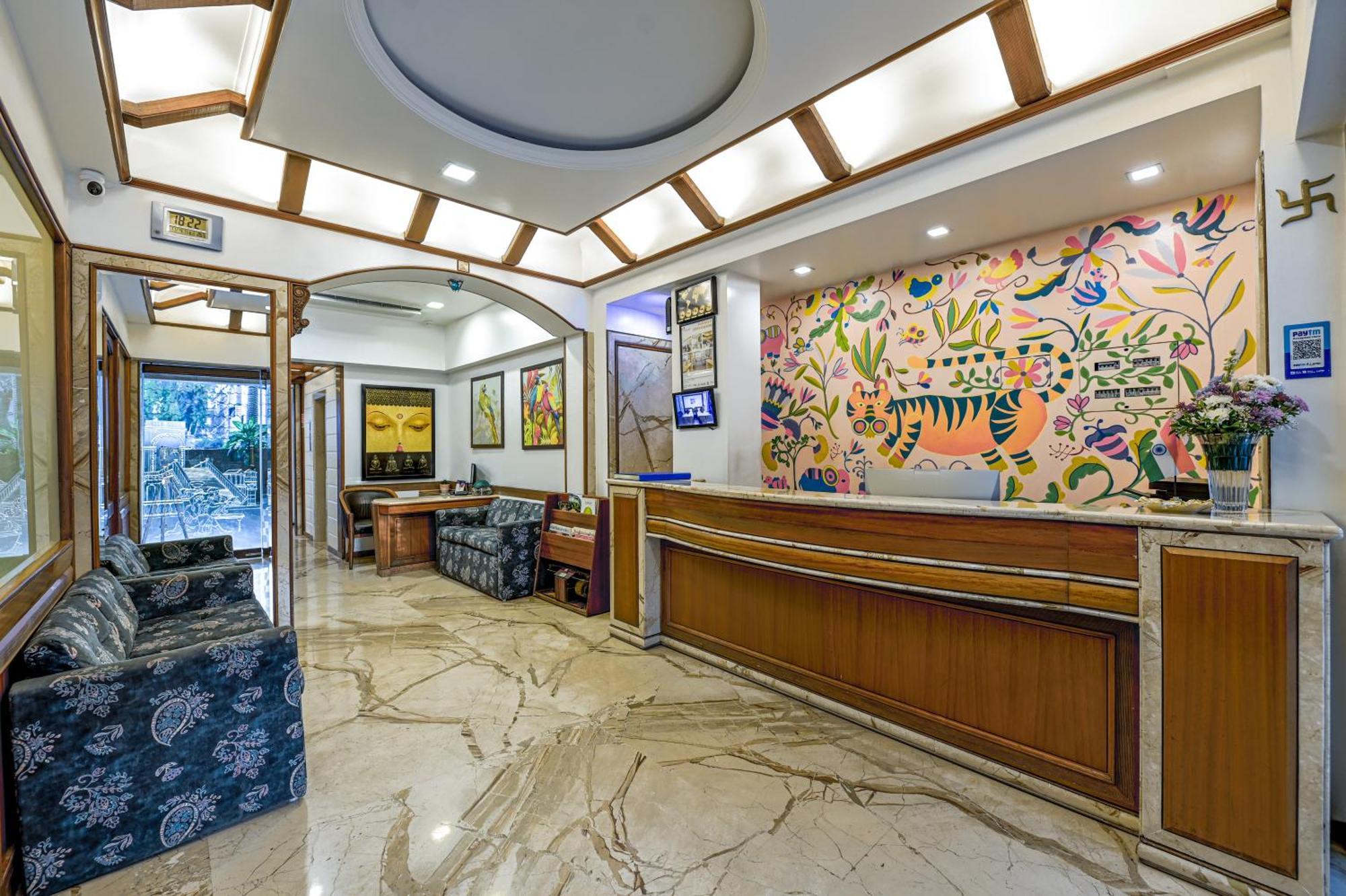 Regal Enclave Hotel Mumbai Exterior foto