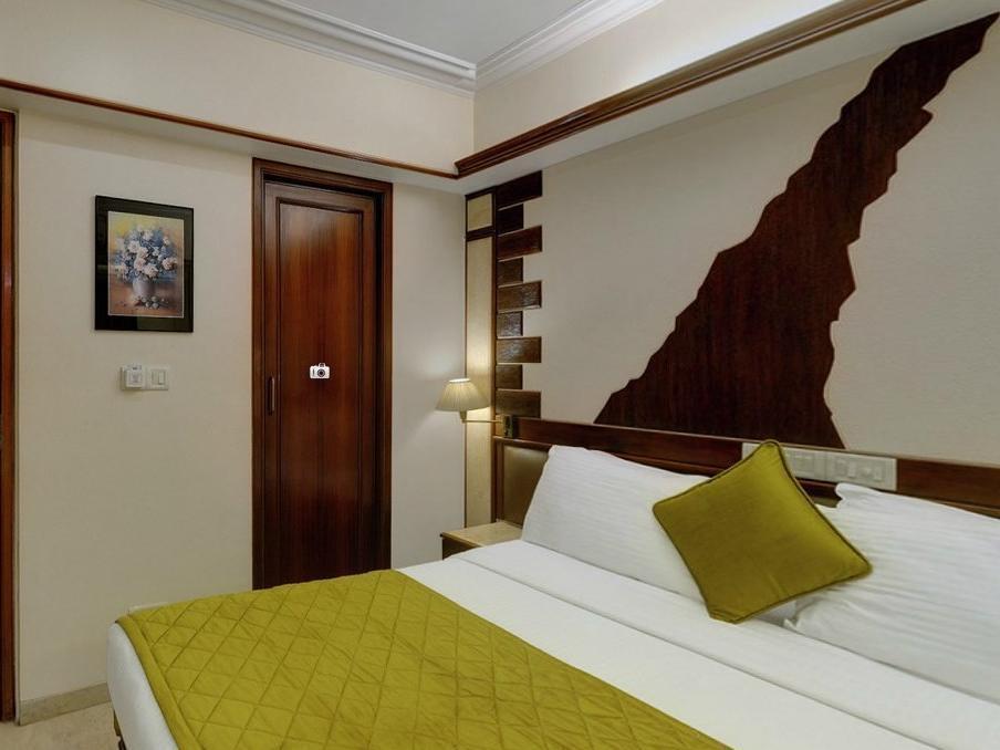 Regal Enclave Hotel Mumbai Exterior foto