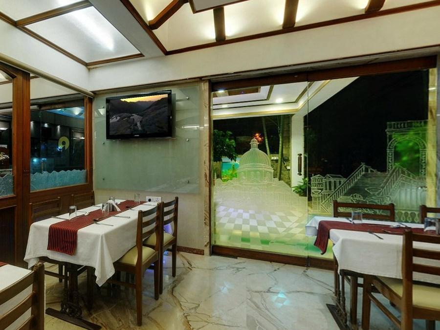 Regal Enclave Hotel Mumbai Exterior foto